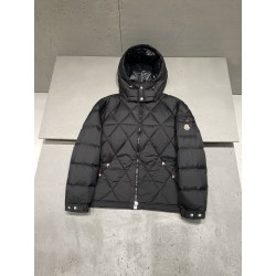 몽클레어 Moncler Averple  다운재킷.
