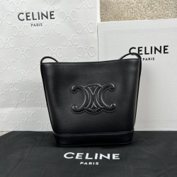 셀린느 Celine 10L433 Mini Bucket Cuir Triomphe in Smooth Calfskin