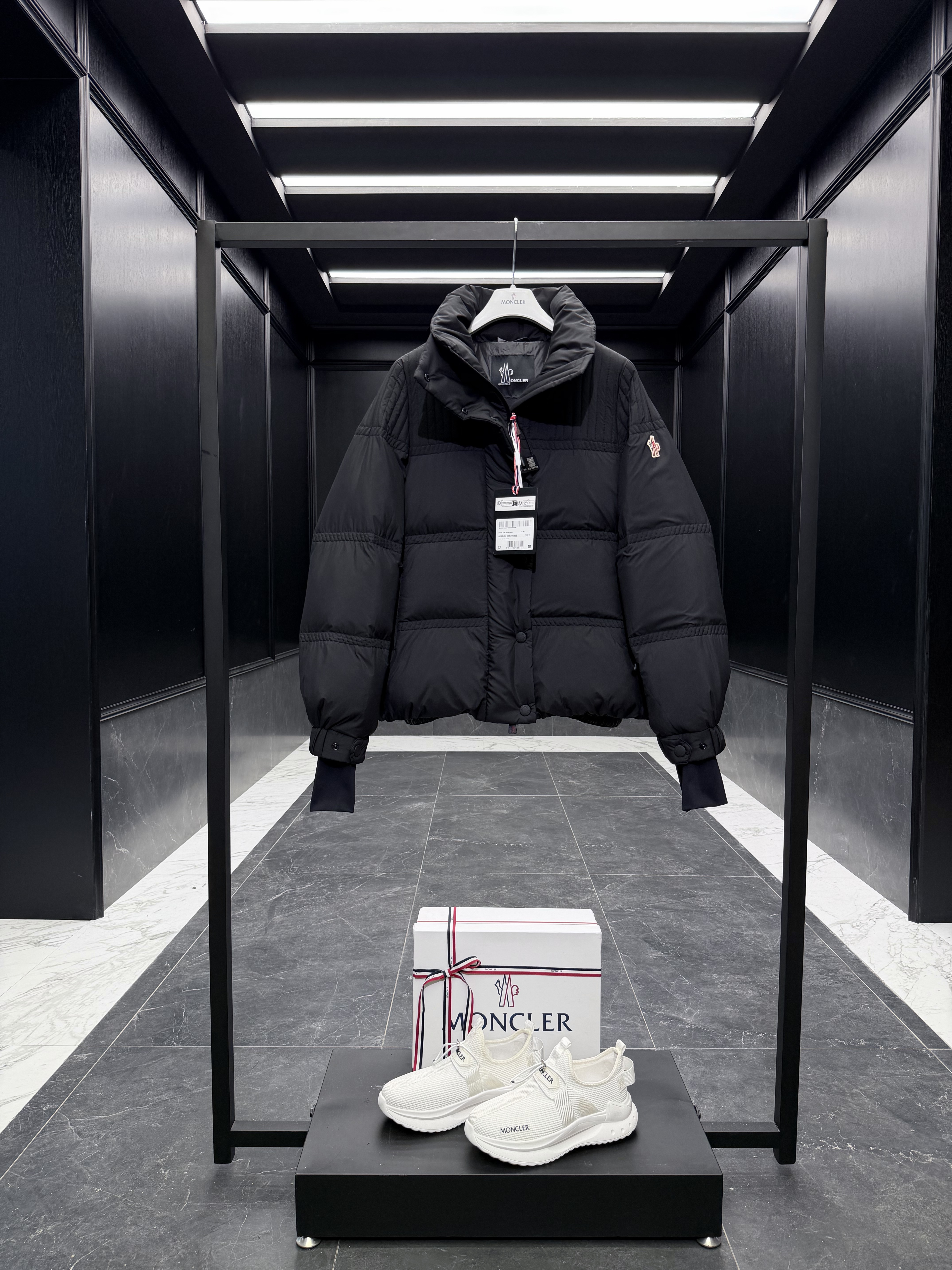 몽클레어 Moncler Anglin 다운재킷。
