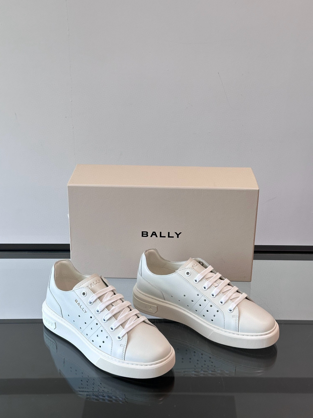 발리 Bally Raise 스니커즈 White