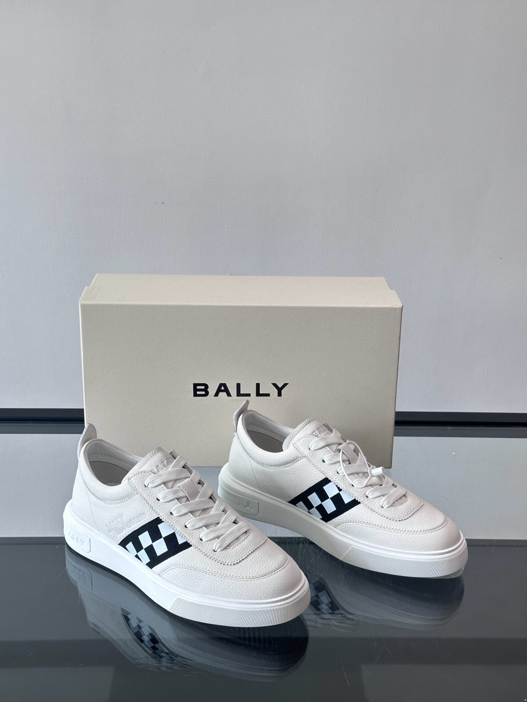 발리 Bally 스니커즈