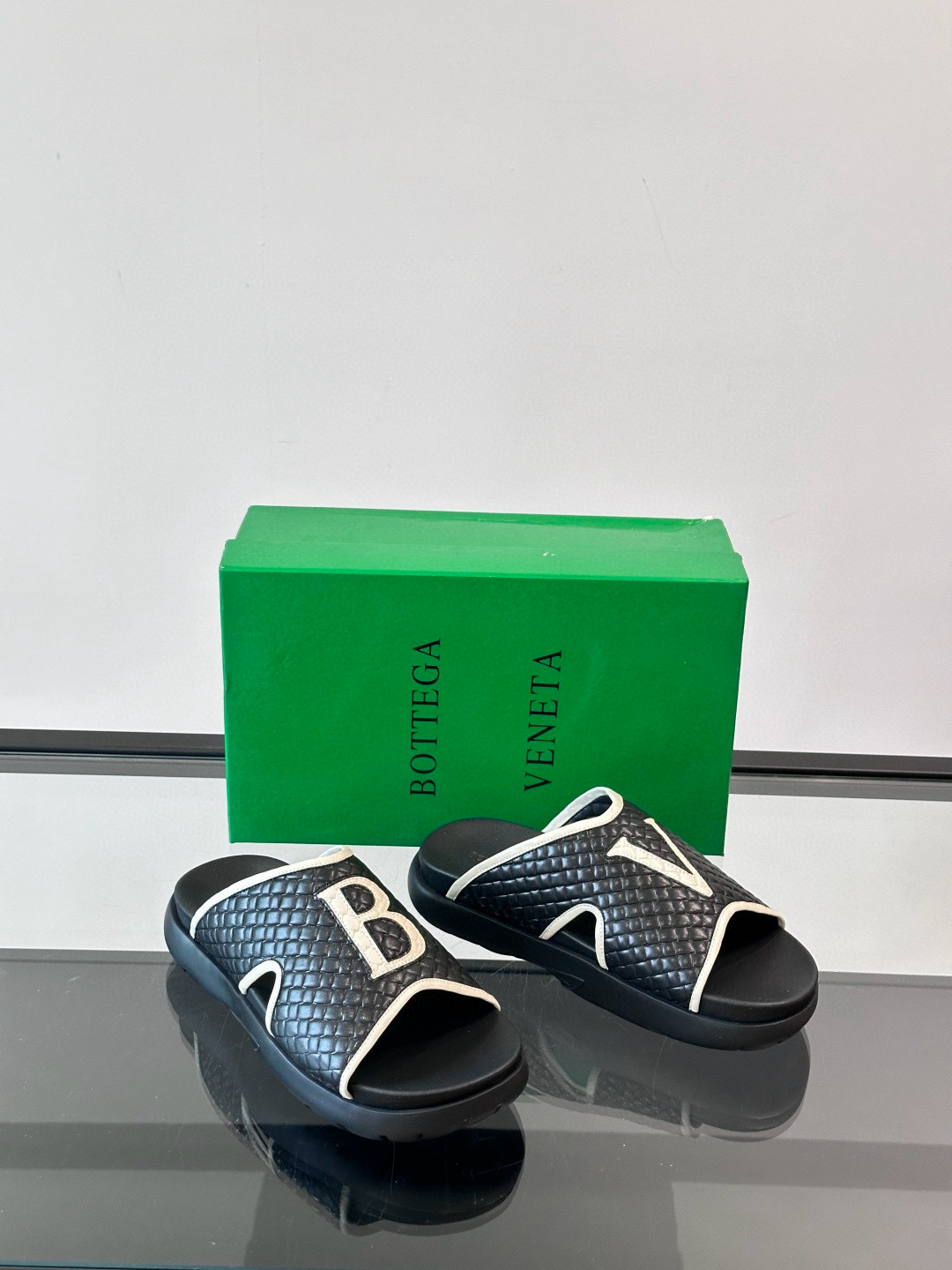 보테가 베네타 Bottega Veneta 슬리퍼