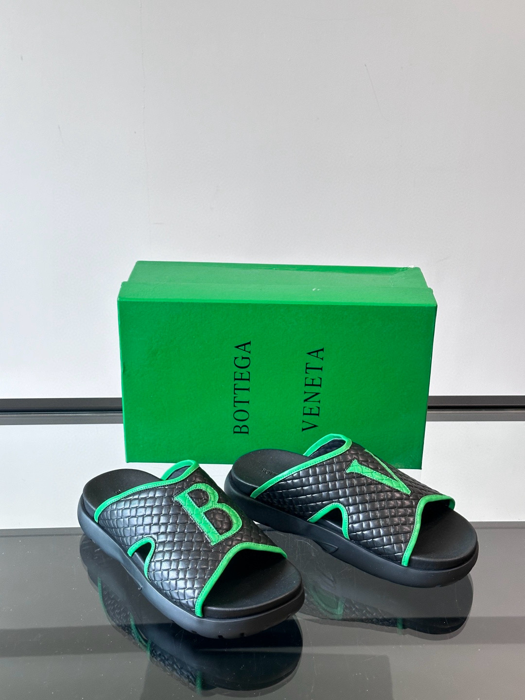 보테가 베네타 Bottega Veneta 슬리퍼