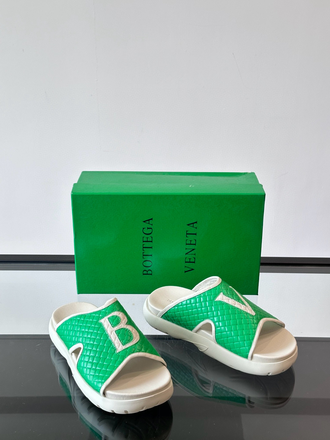 보테가 베네타 Bottega Veneta 슬리퍼