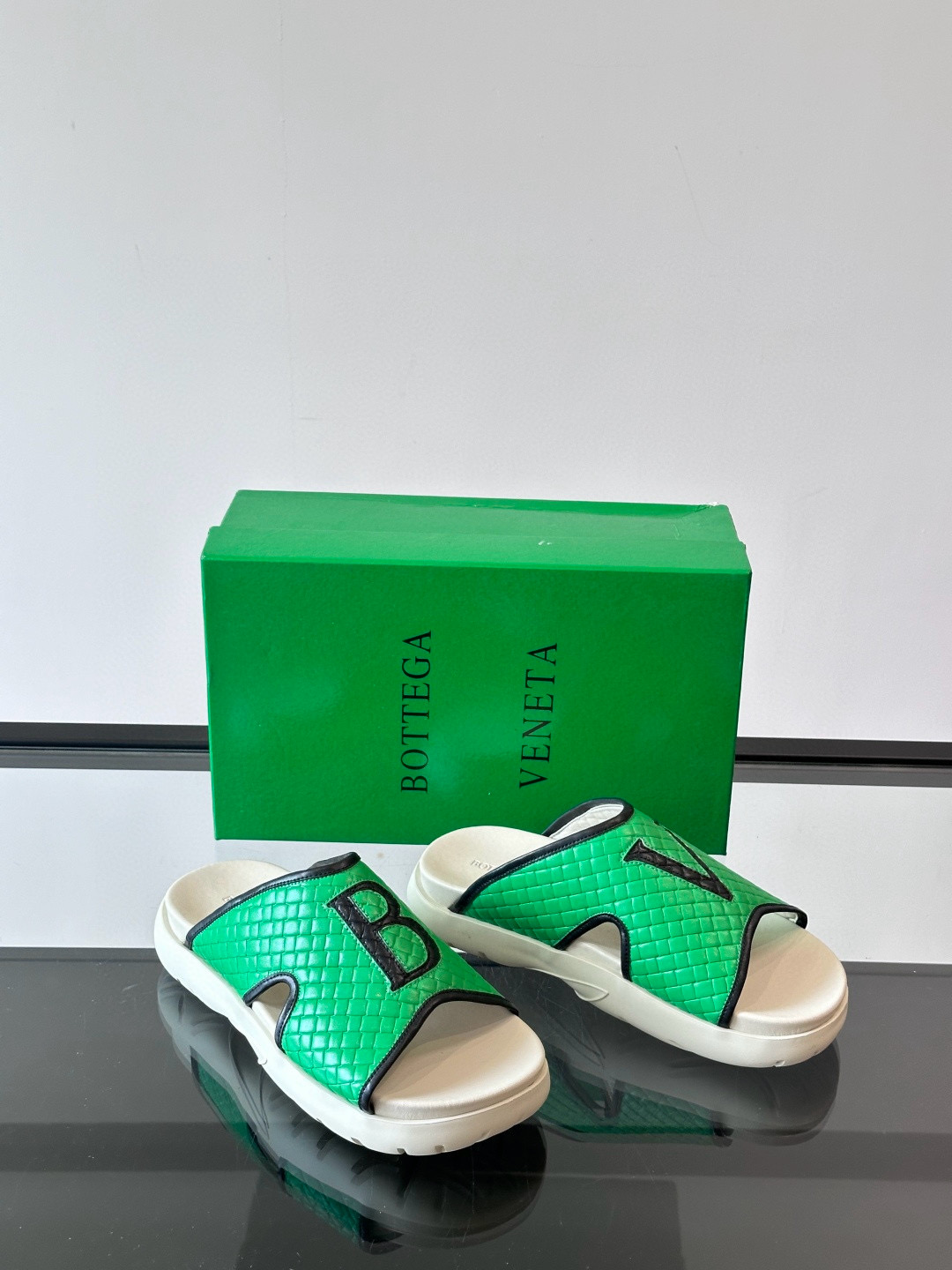 보테가 베네타 Bottega Veneta 슬리퍼