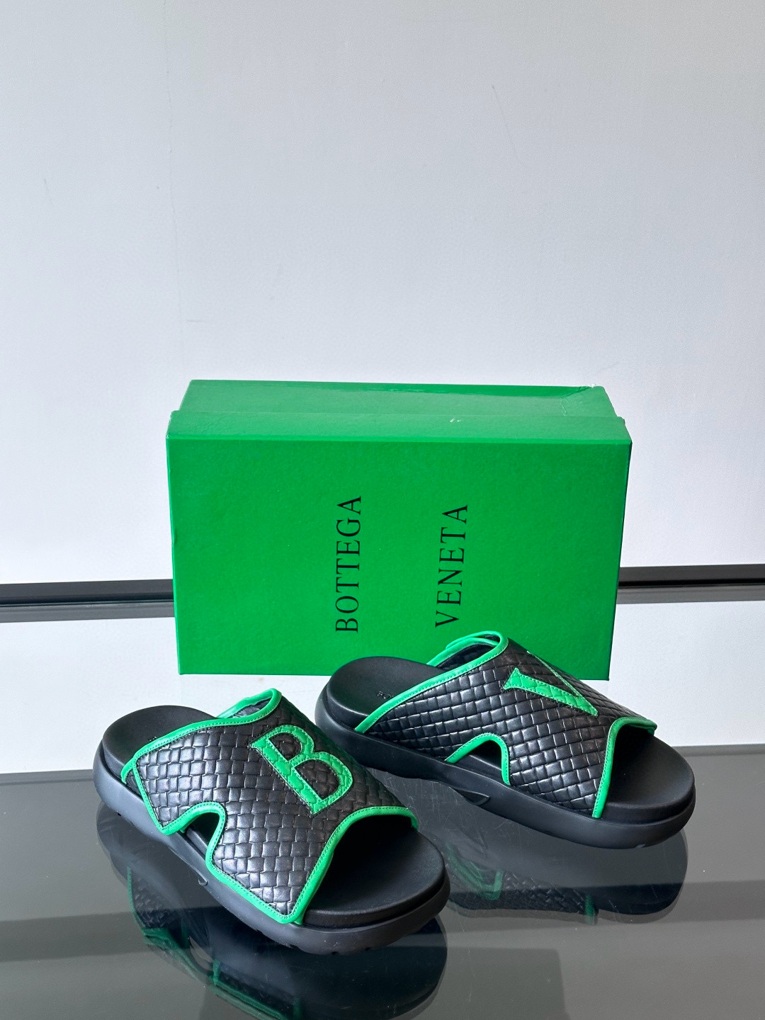 보테가 베네타 Bottega Veneta 슬리퍼