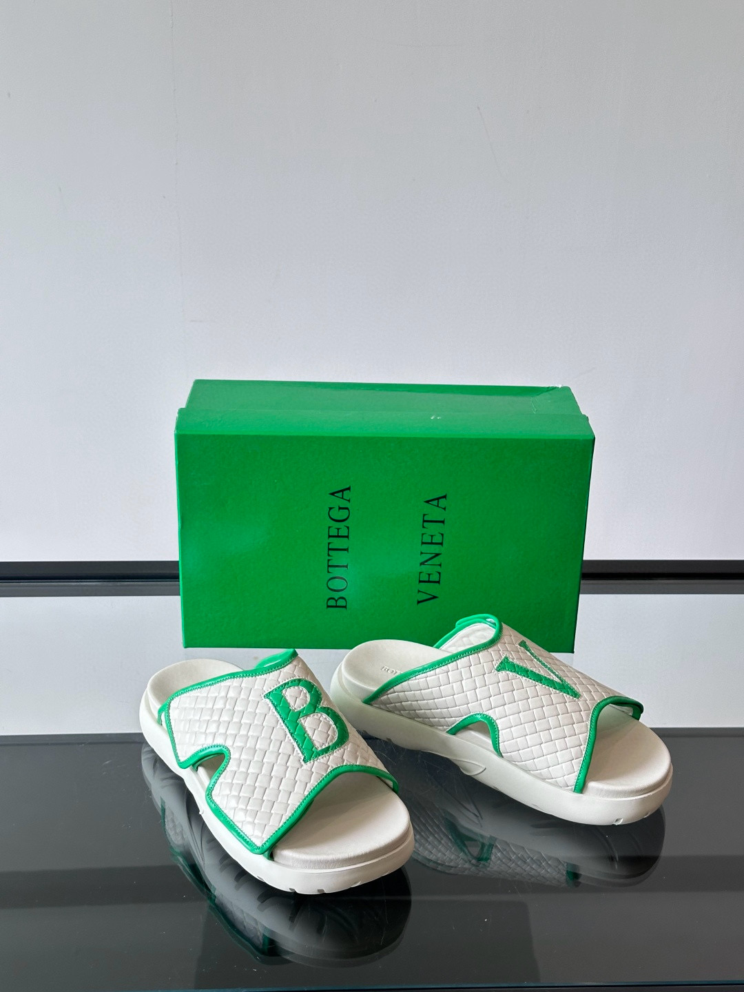 보테가 베네타 Bottega Veneta 슬리퍼