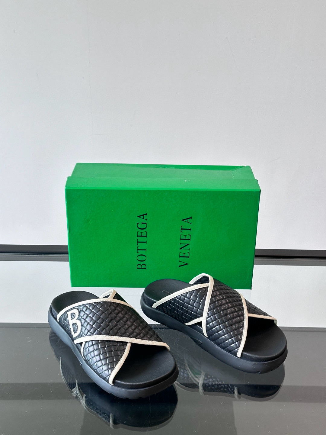 보테가 베네타 Bottega Veneta 슬리퍼