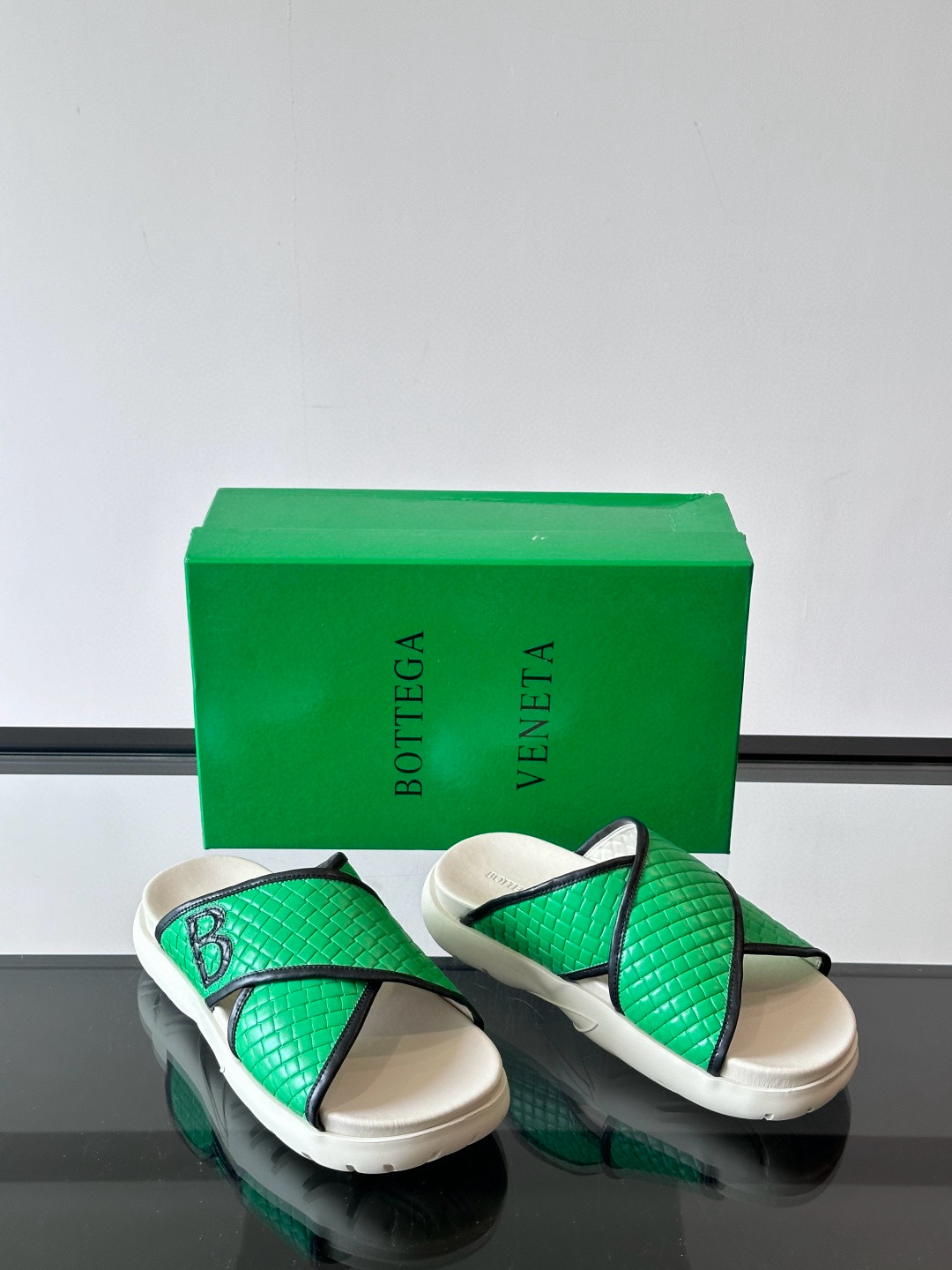 보테가 베네타 Bottega Veneta 슬리퍼