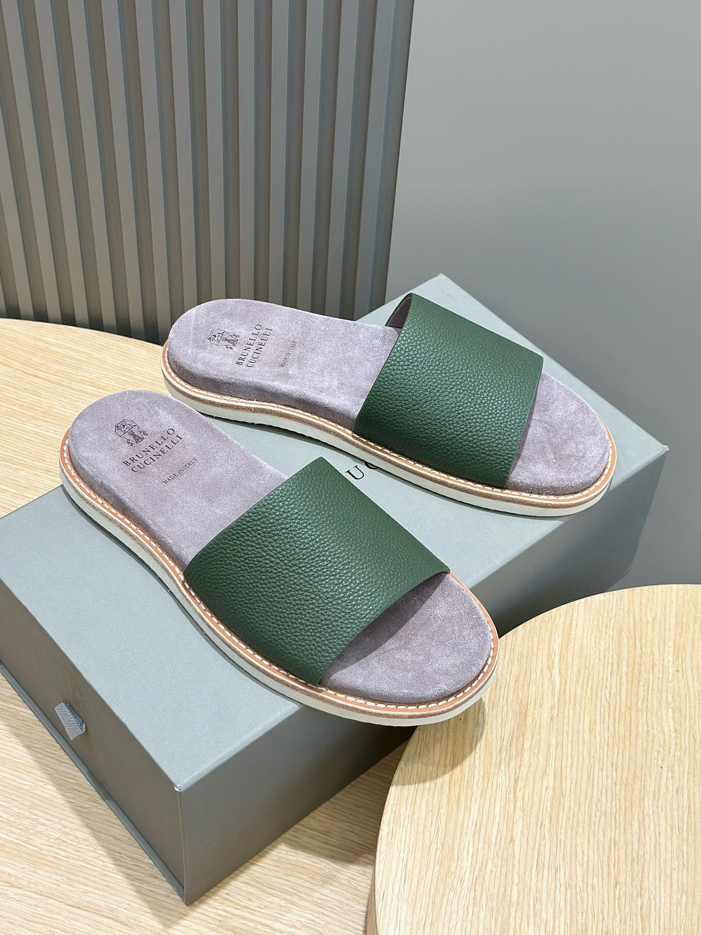 브루넬로 쿠치넬리 Brunello Cucinelli 슬리퍼