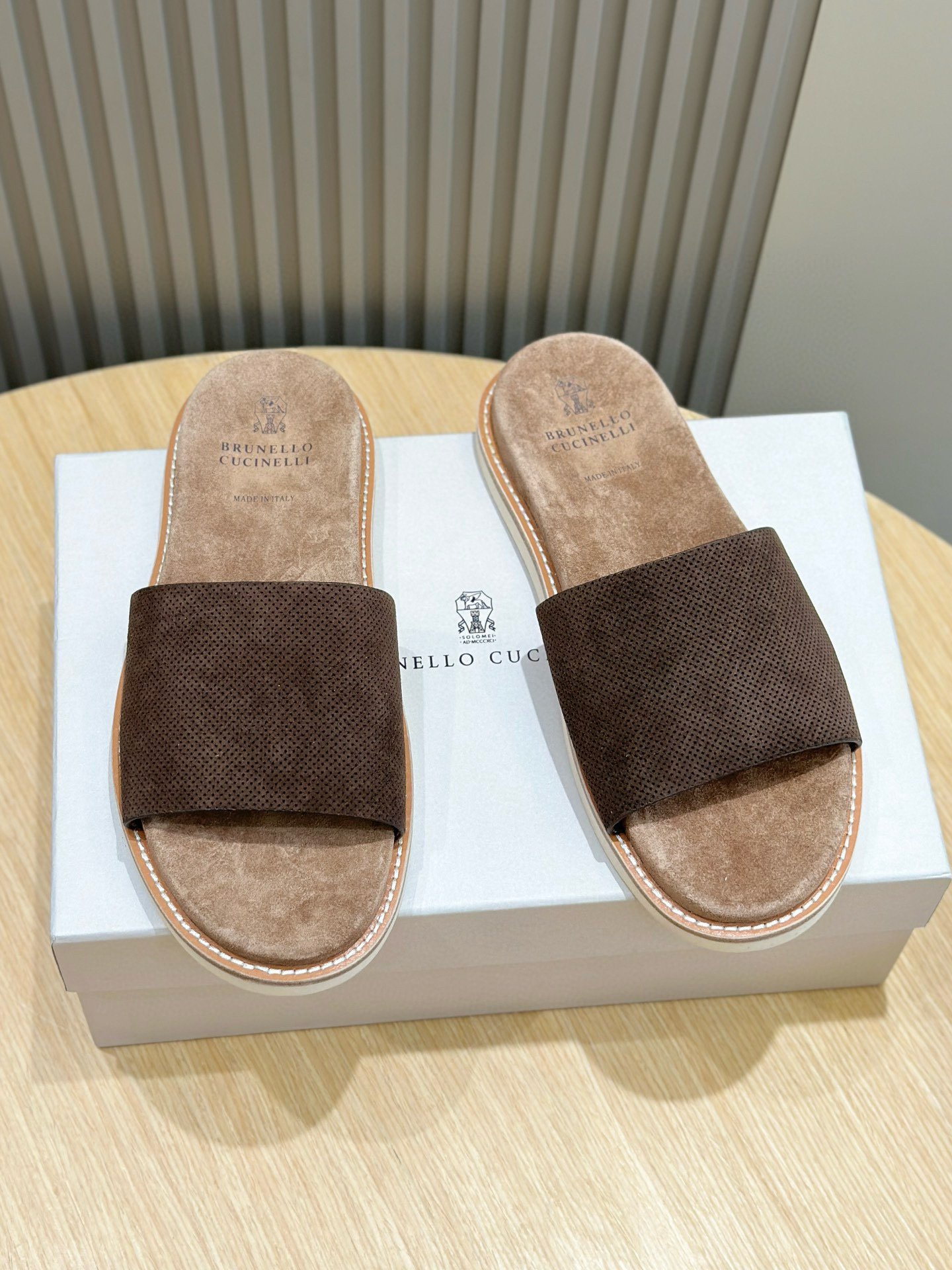 브루넬로 쿠치넬리 Brunello Cucinelli 슬리퍼
