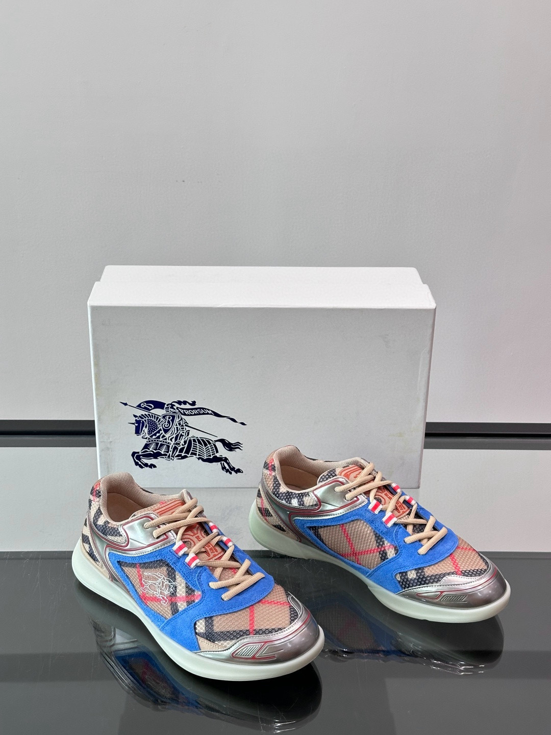 버버리 Burberry Matrix 스니커즈