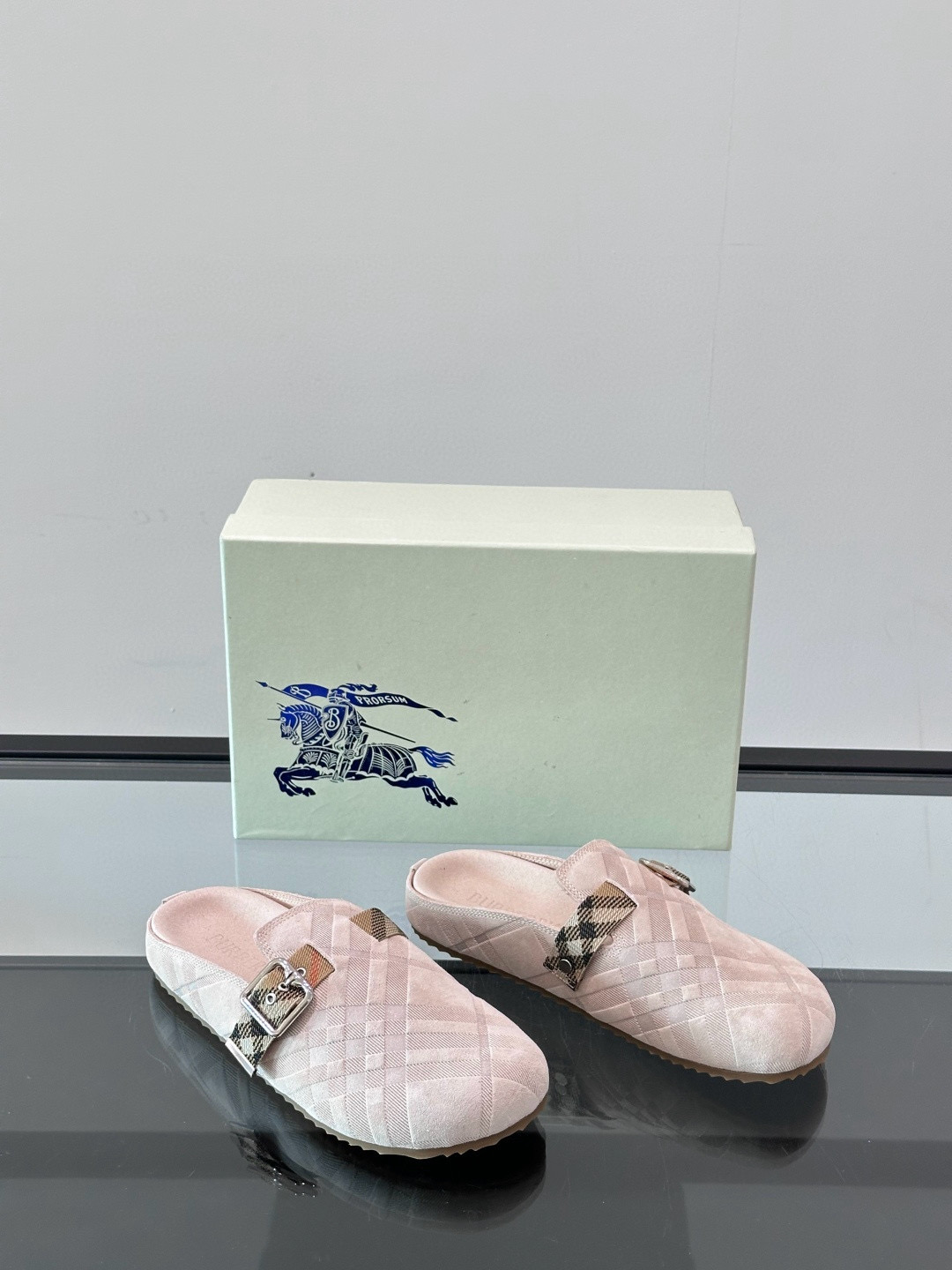 버버리 Burberry Urchin Mules 뮬