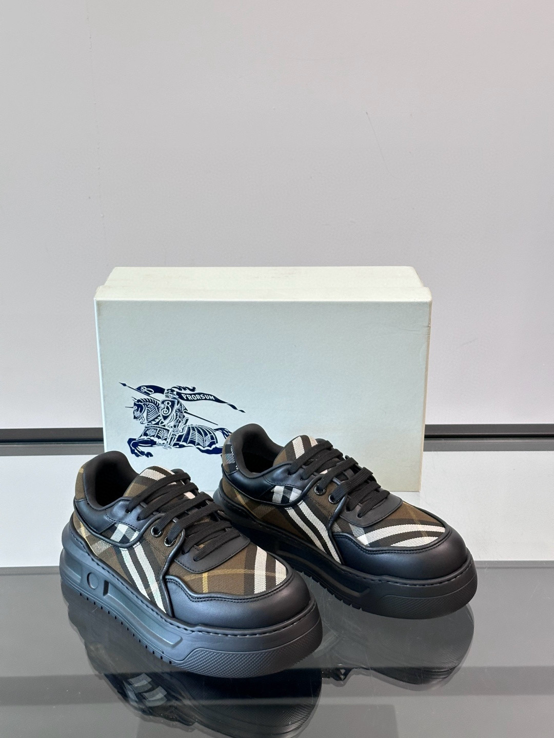 버버리 Burberry 스니커즈