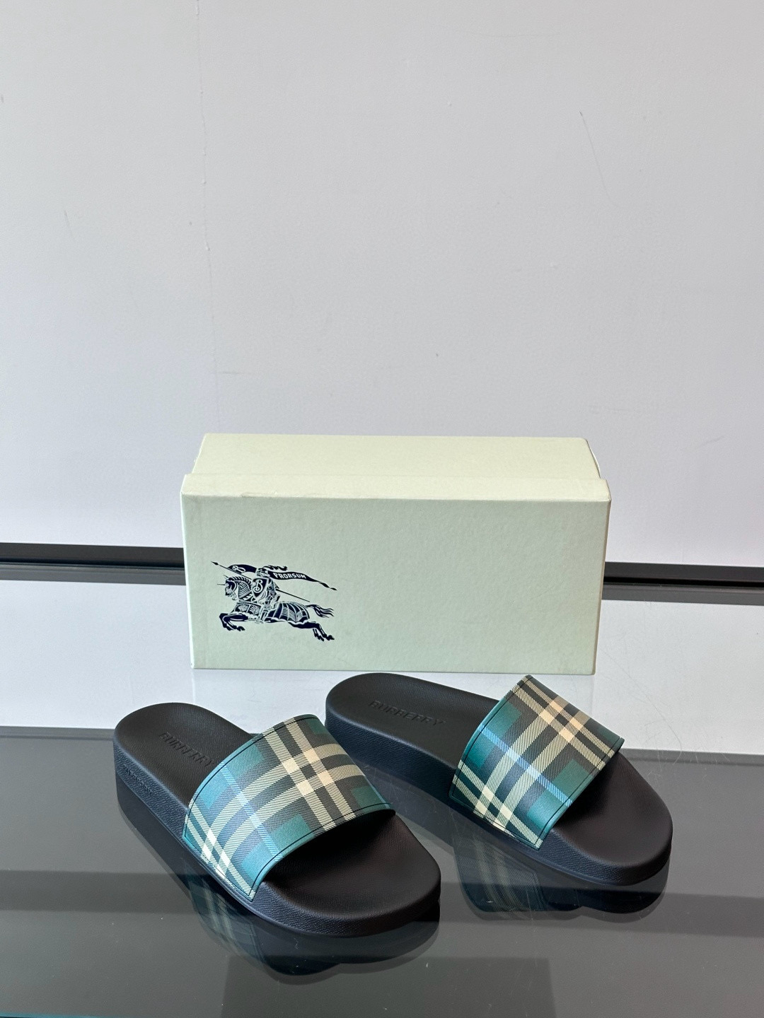 버버리 Burberry 슬리퍼