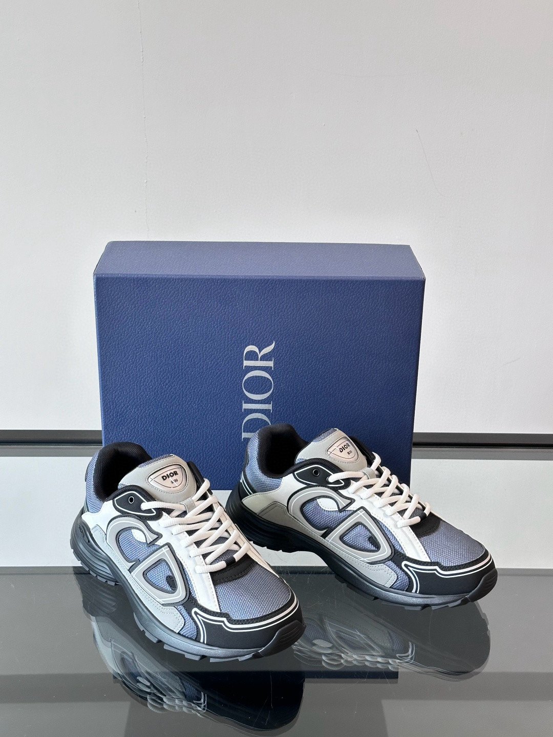 디올 Dior B30 스니커즈