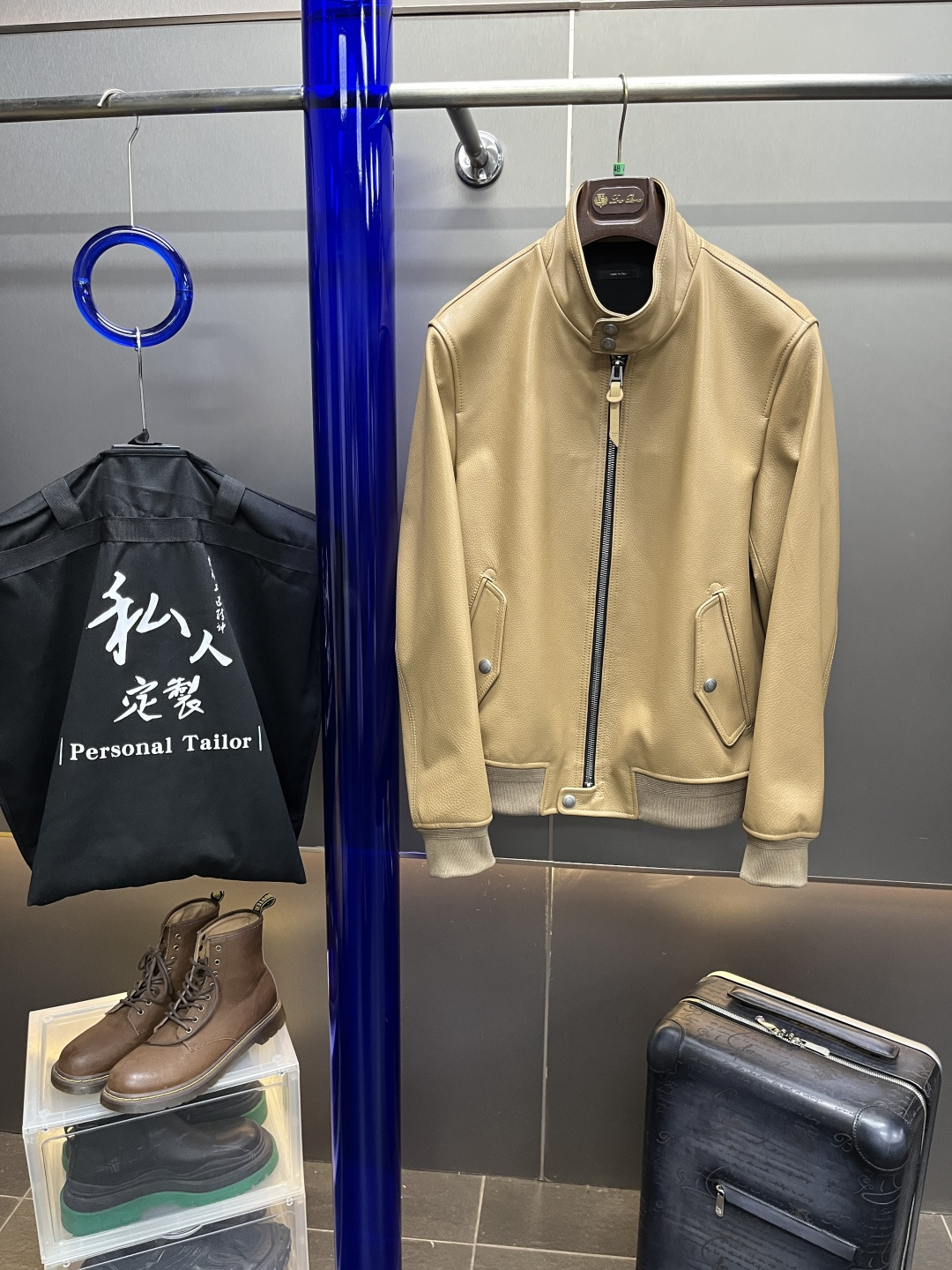 톰 포드 Tom Ford 레더 재킷.