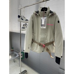 몽클레어 Moncler 다운재킷.