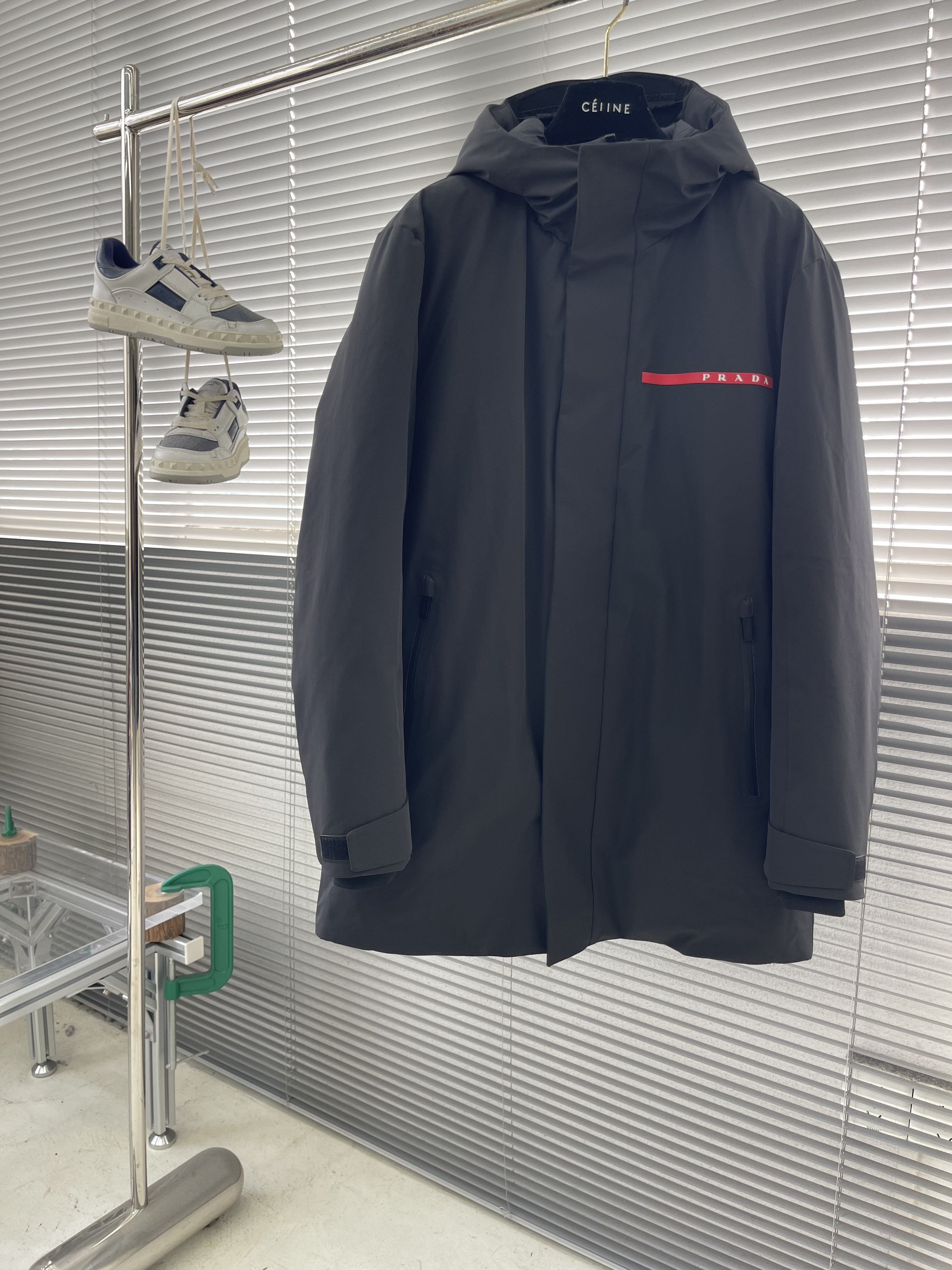 프라다 Prada 다운재킷.