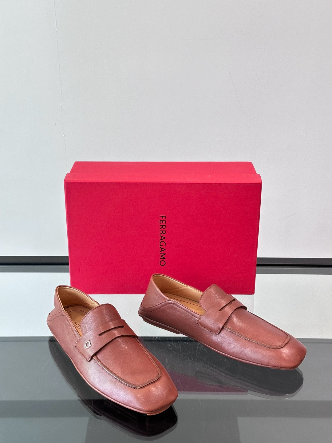 살바토레 페라가모 Salvatore Ferragamo 로퍼