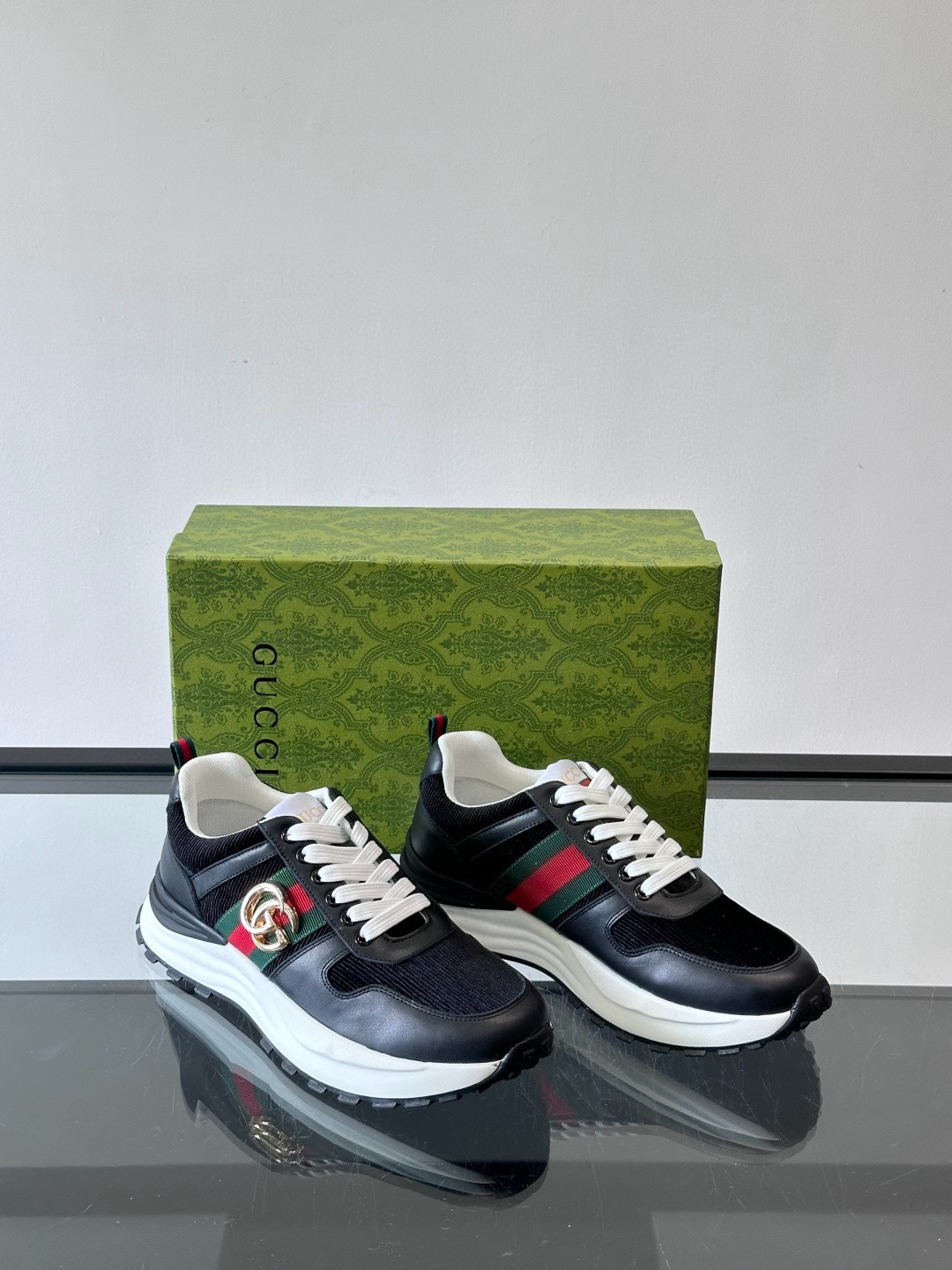 구찌 Gucci Rhyton 스니커즈