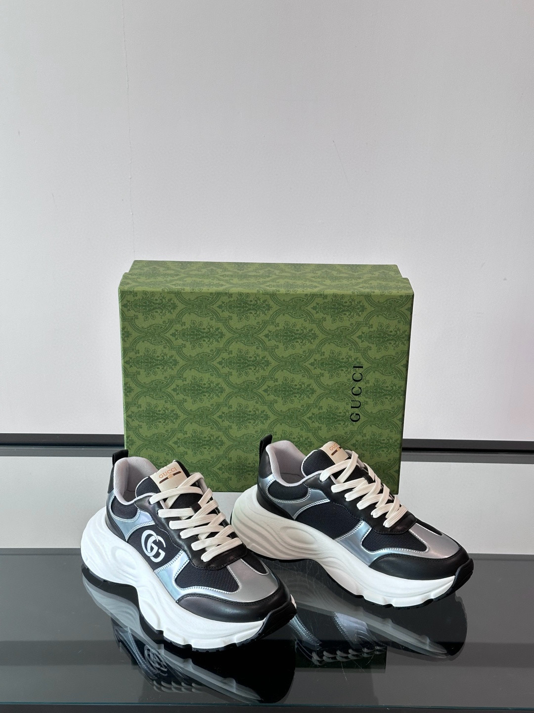 구찌 Gucci 스니커즈