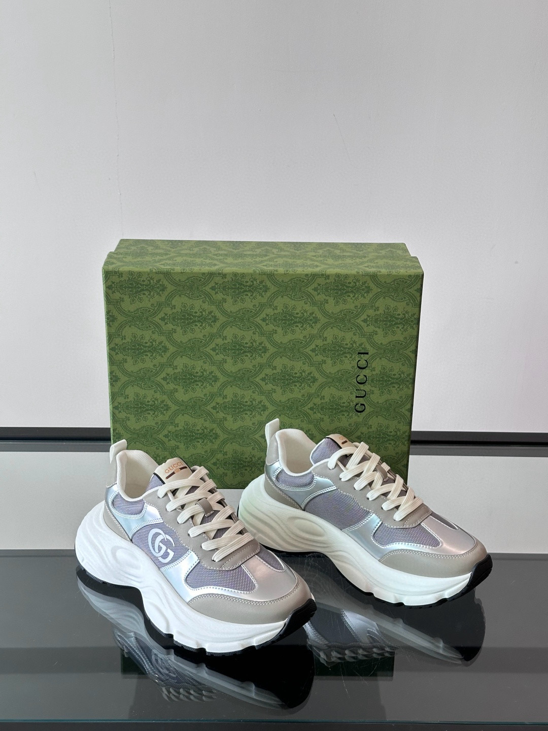 구찌 Gucci 스니커즈