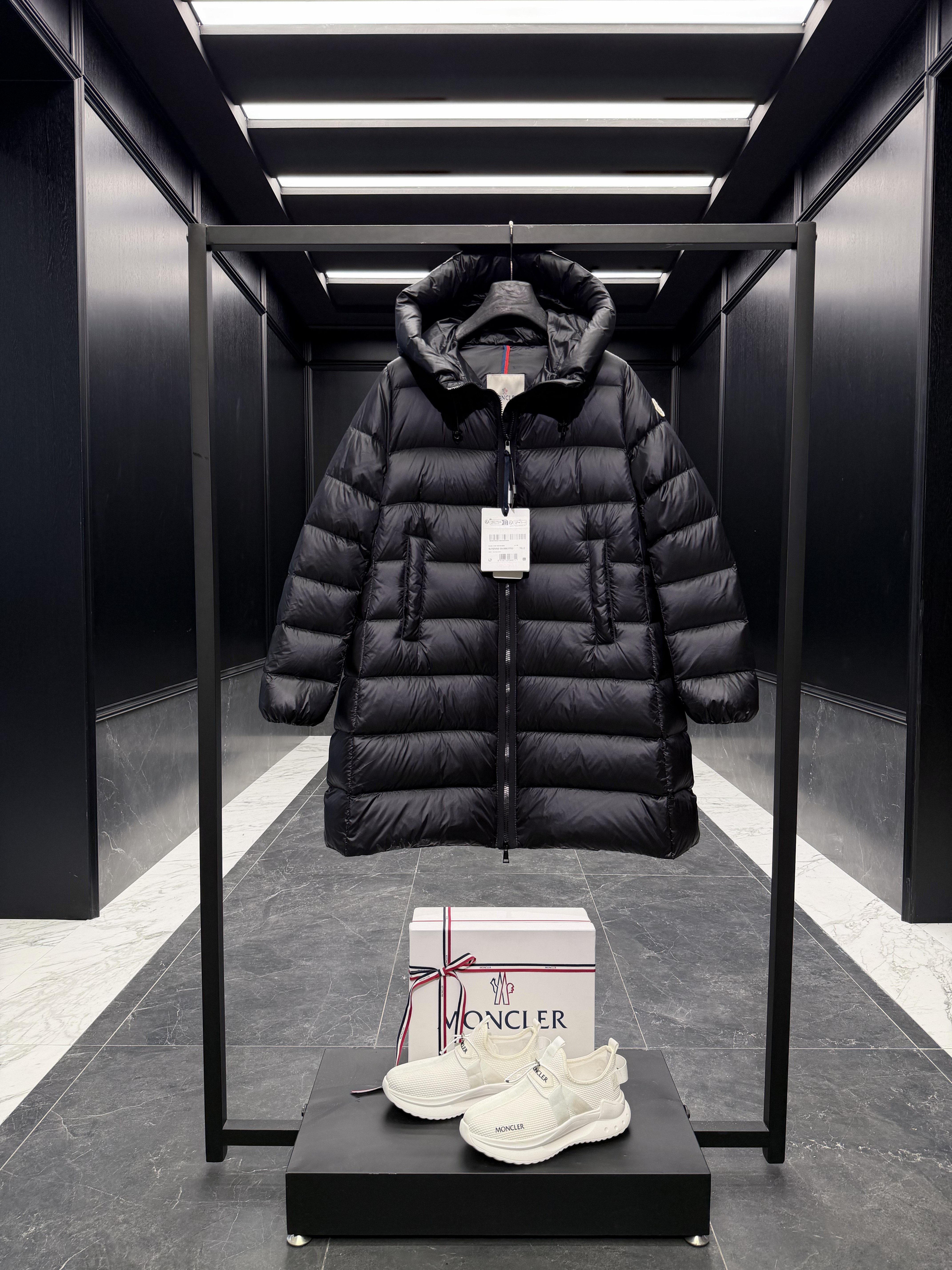 몽클레어 Moncler Suyenne 롱 다운재킷。