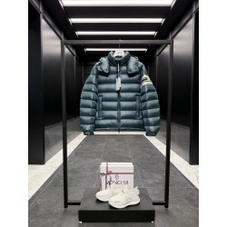 몽클레어 Moncler Landre 다운재킷.