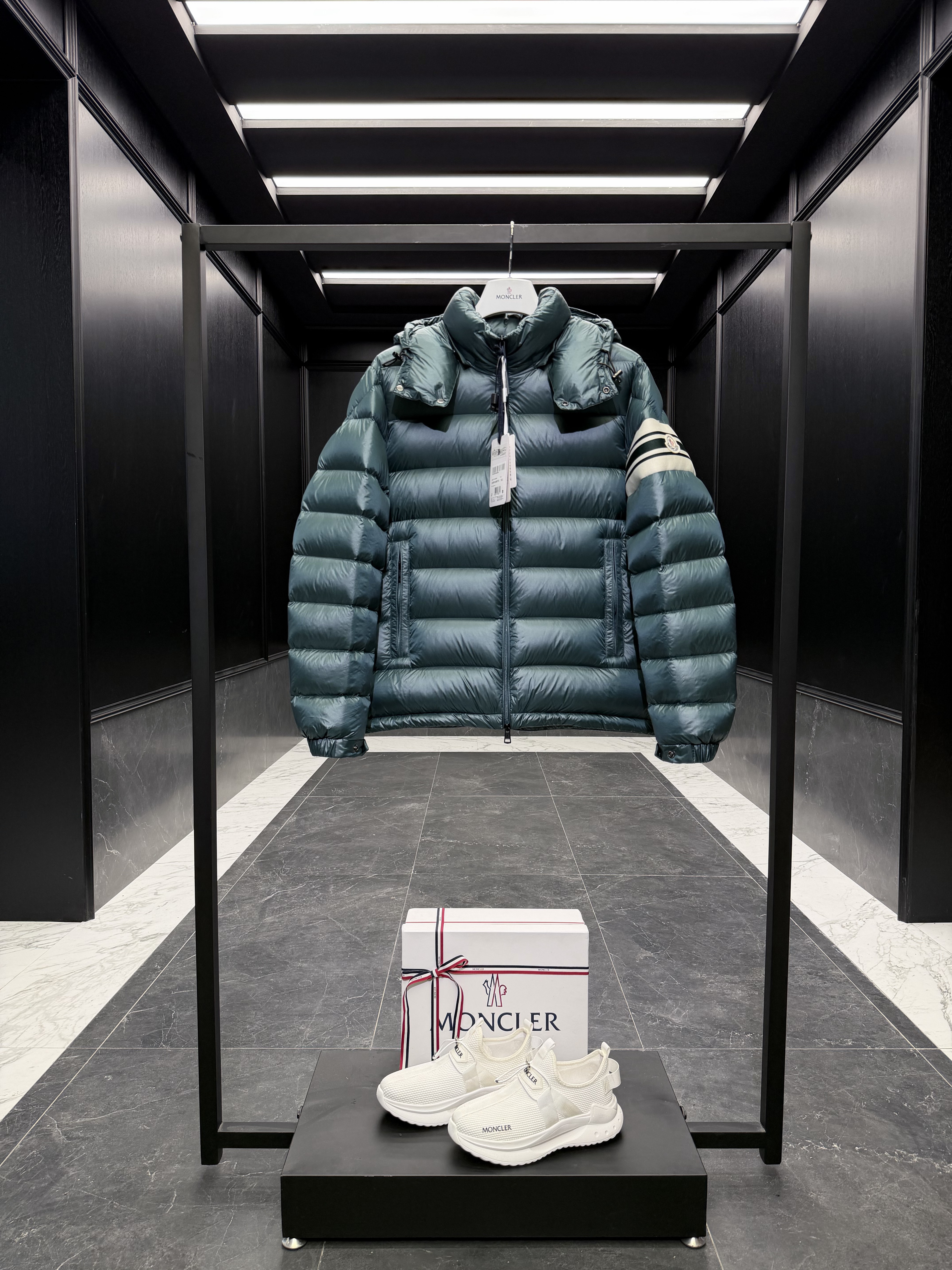 몽클레어 Moncler Landre 다운재킷.