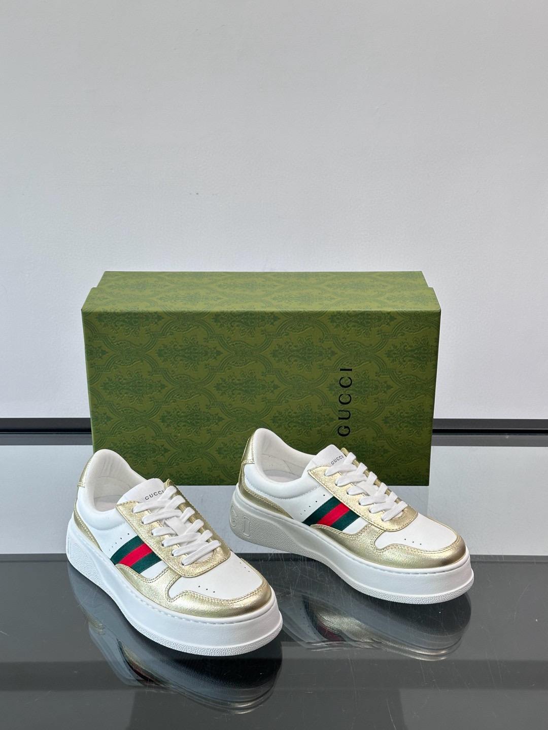 구찌 Gucci 스니커즈
