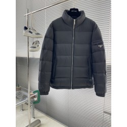 프라다 Prada 다운재킷.