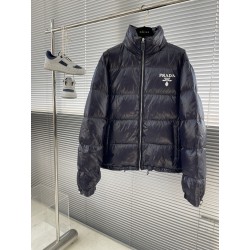 프라다 Prada 다운재킷.