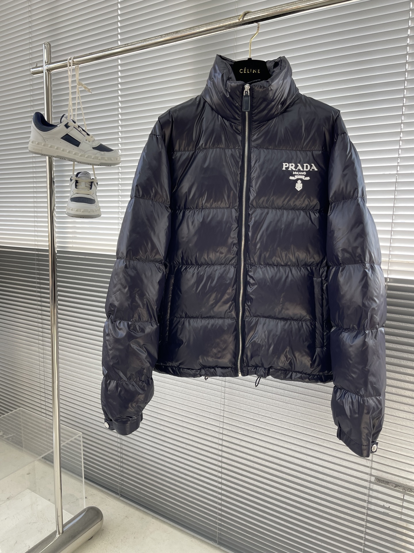 프라다 Prada 다운재킷.