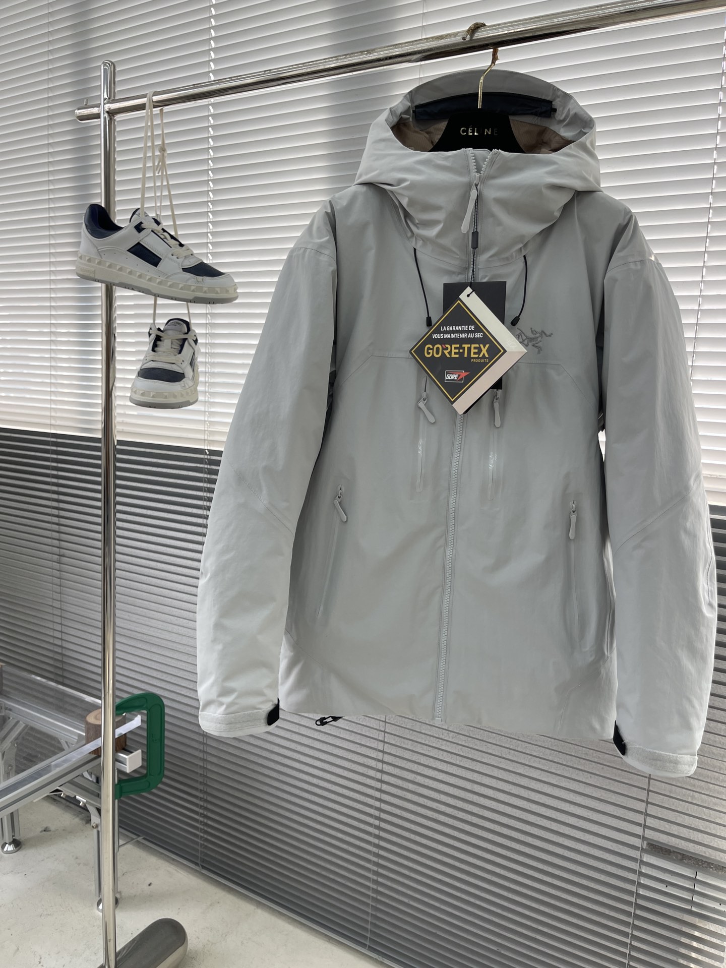 아크테릭스 ARC'TERYX 다운재킷.