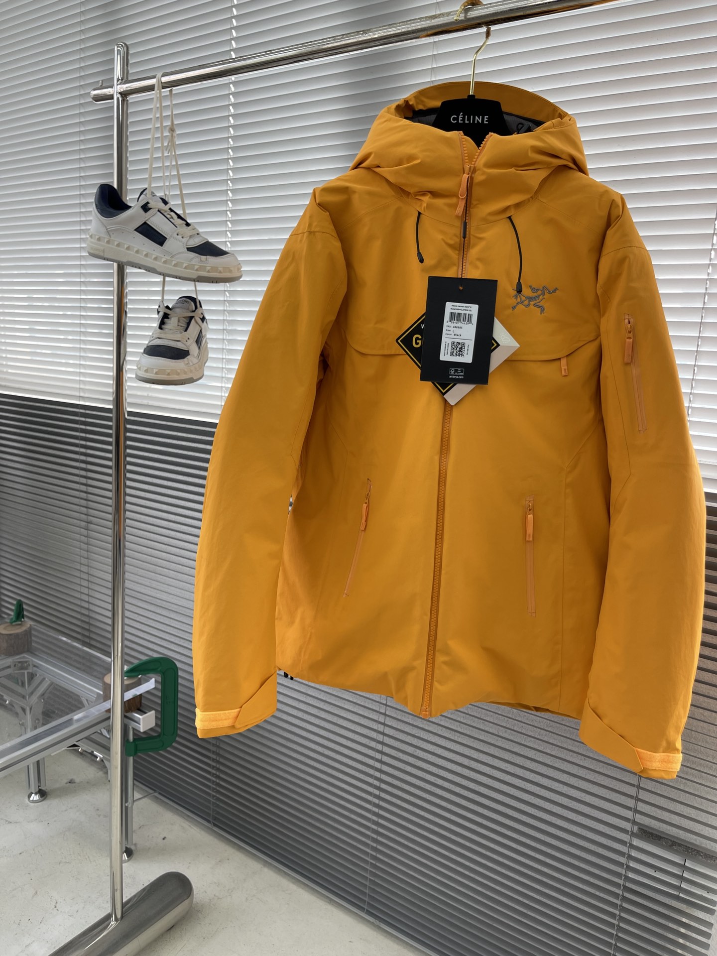 아크테릭스 ARC'TERYX 다운재킷.