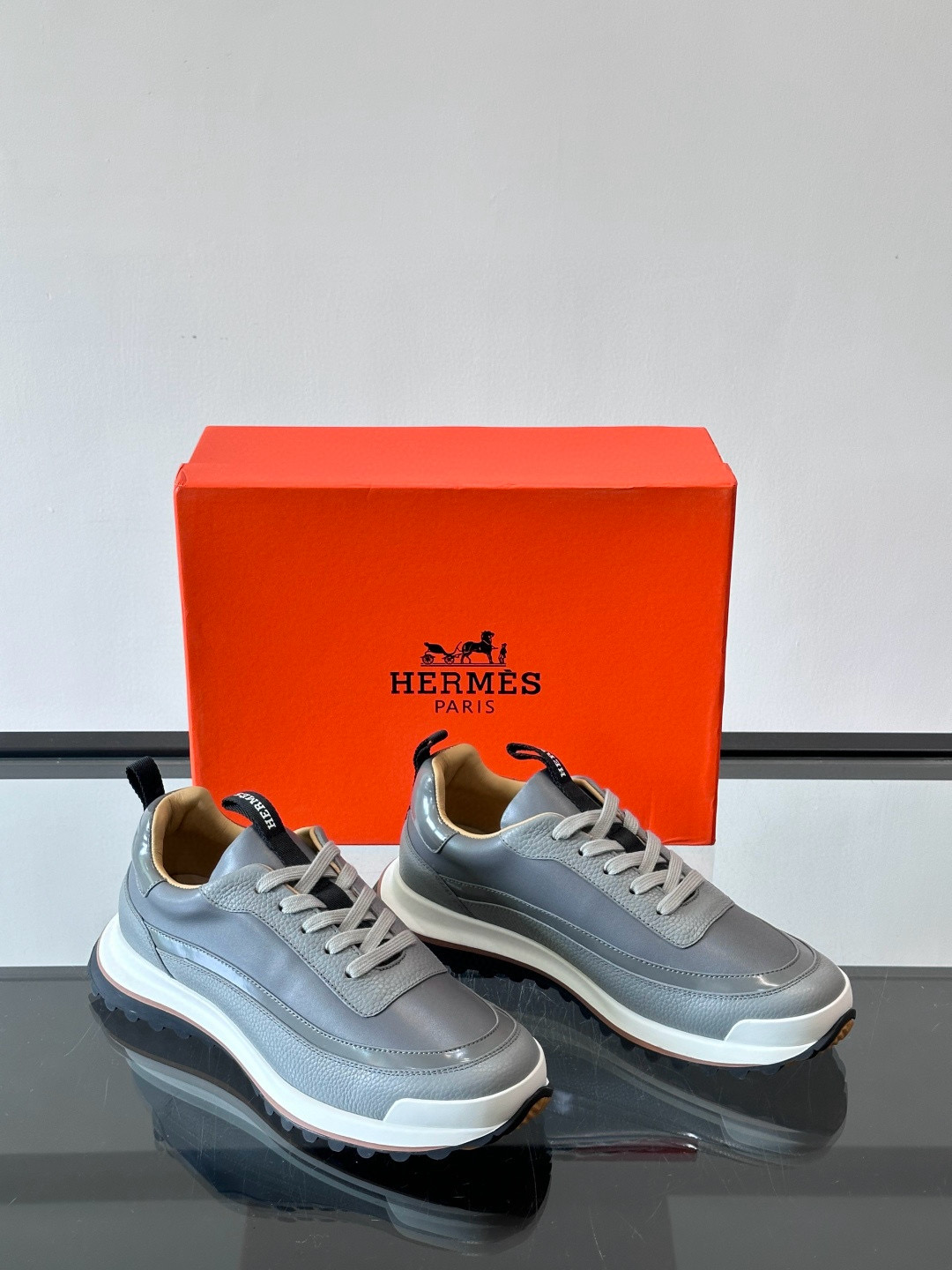 에르메스 Hermes 스니커즈