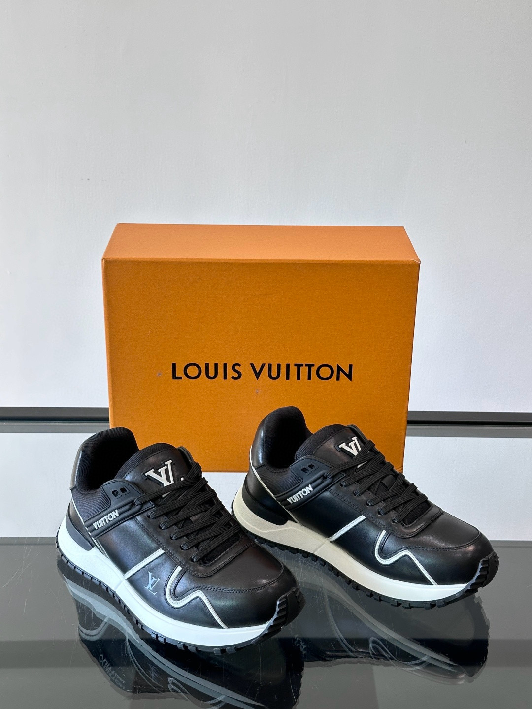 루이비통 Louis Vuitton Run Away Maxi 스니커즈 Black