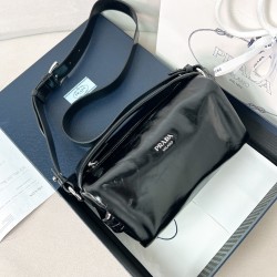 프라다 Prada 2VH188 가죽 숄더백 24cm