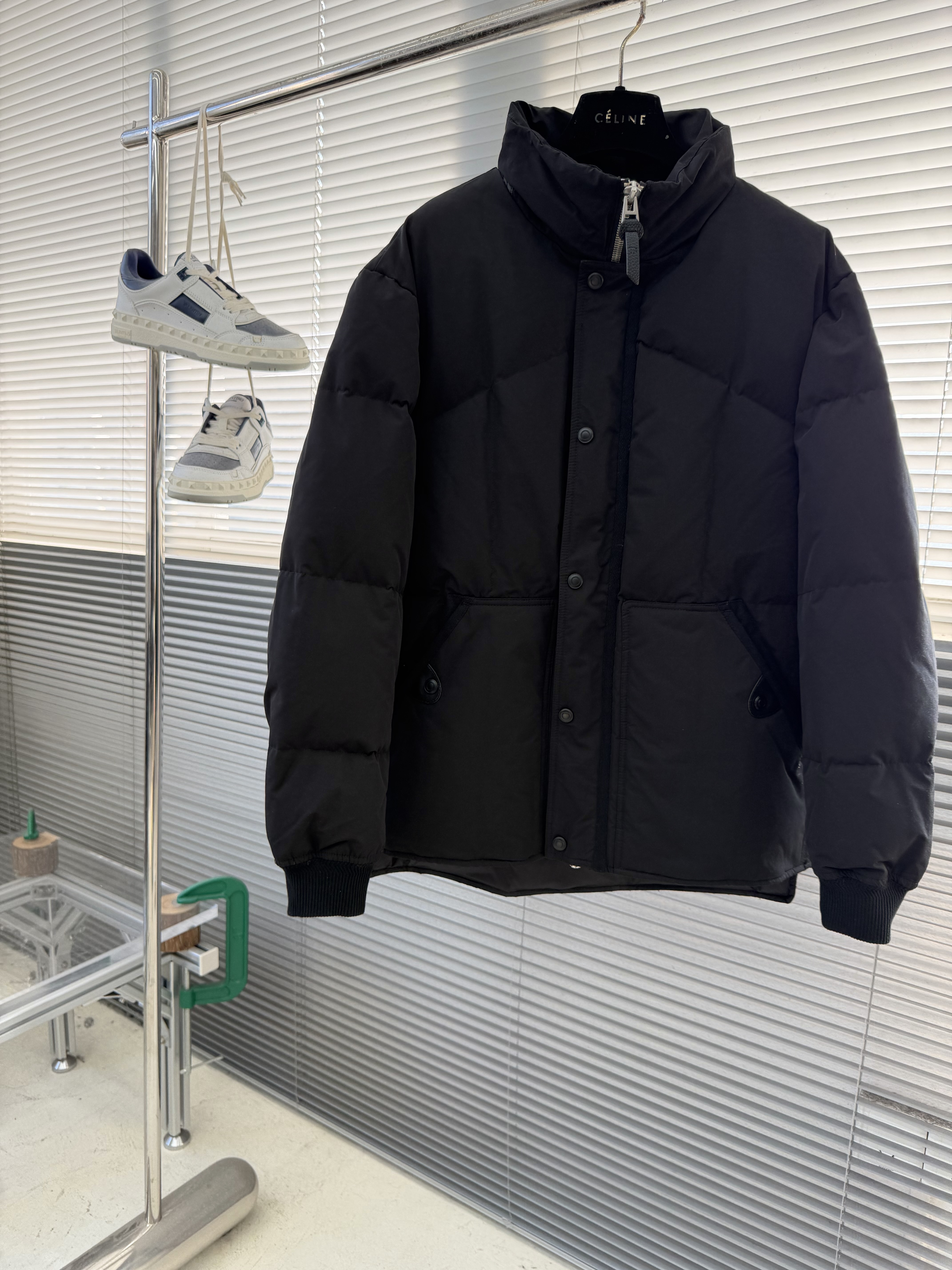 톰 포드 Tom Ford 다운재킷