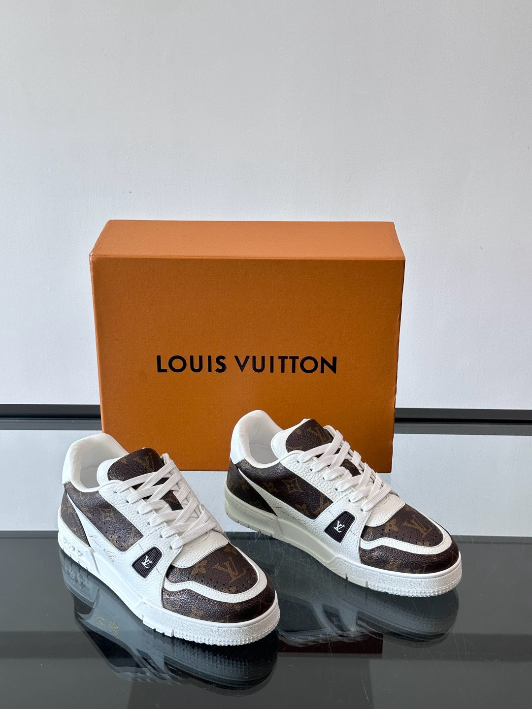 루이비통 Louis Vuitton Trainer 스니커즈