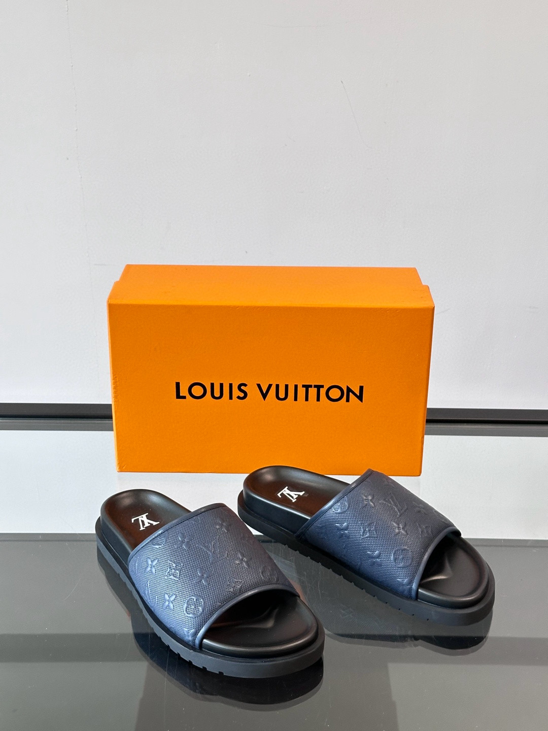 루이비통 Louis Vuitton 슬리퍼