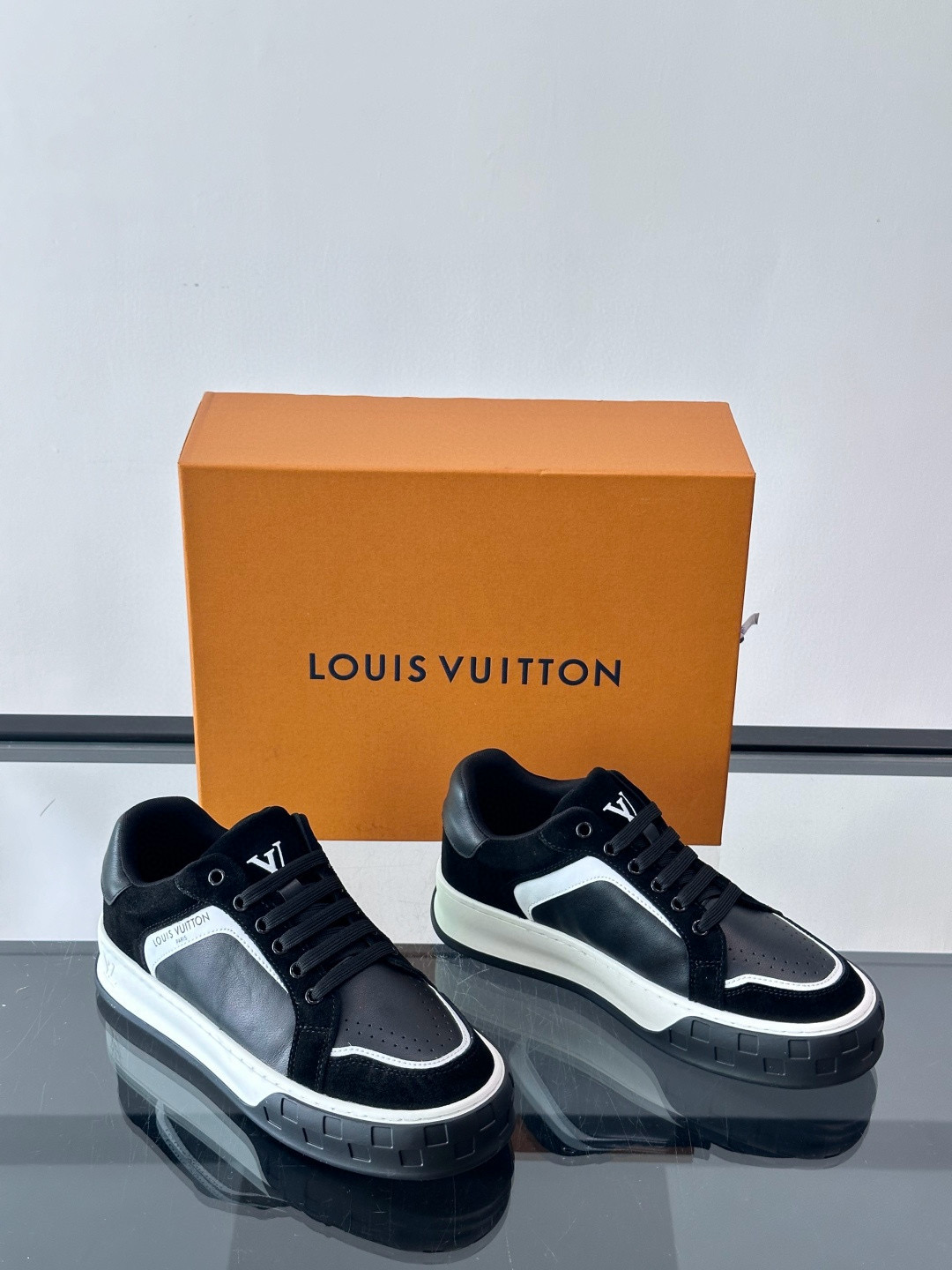 루이비통 Louis Vuitton 스니커즈