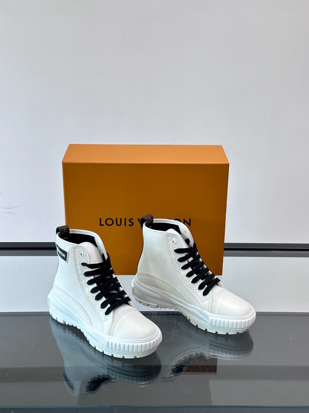 루이비통 Louis Vuitton 스니커즈