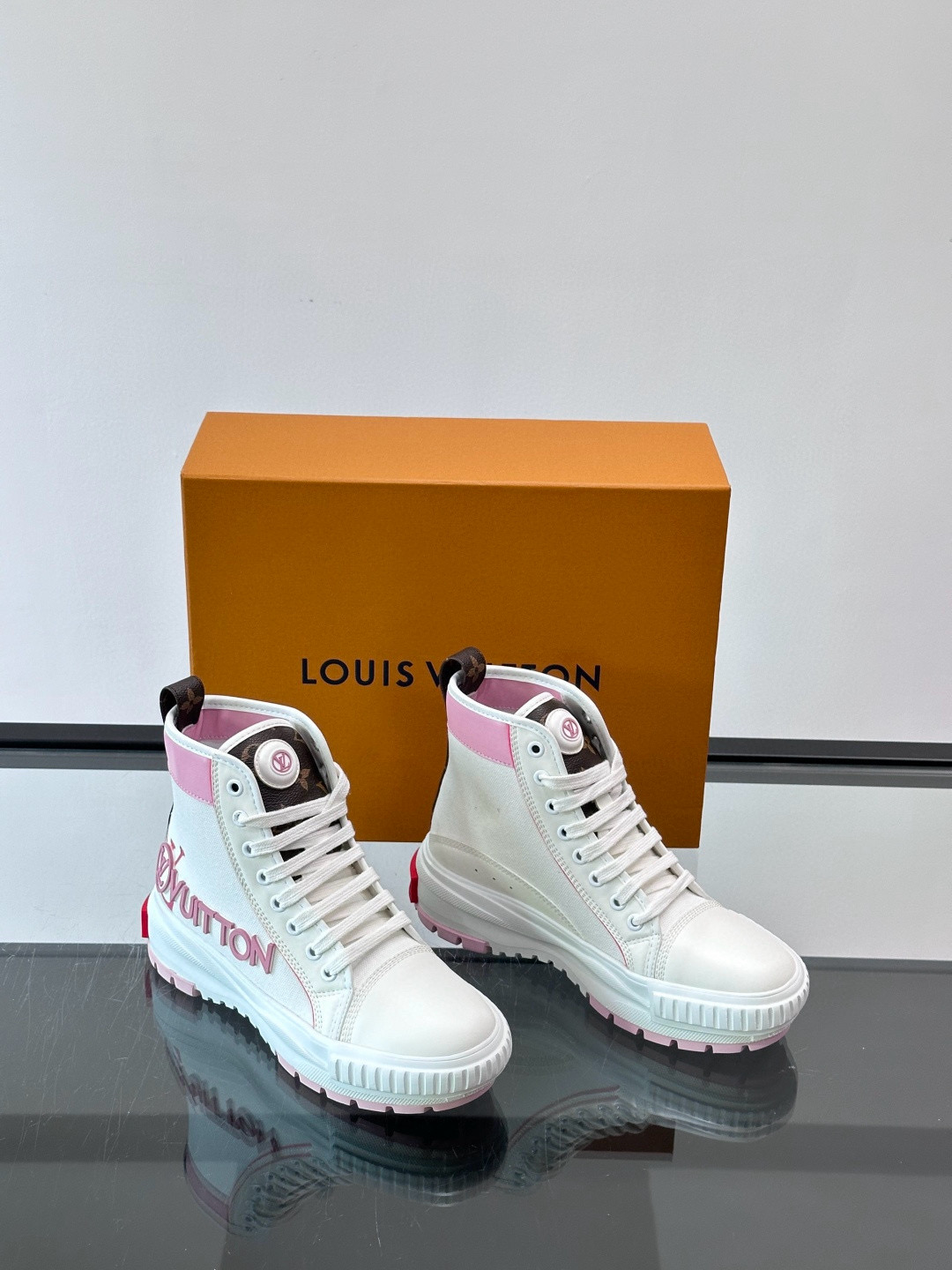 루이비통 Louis Vuitton 스니커즈