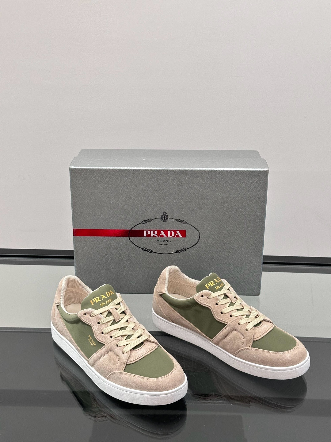 프라다 Prada 스니커즈