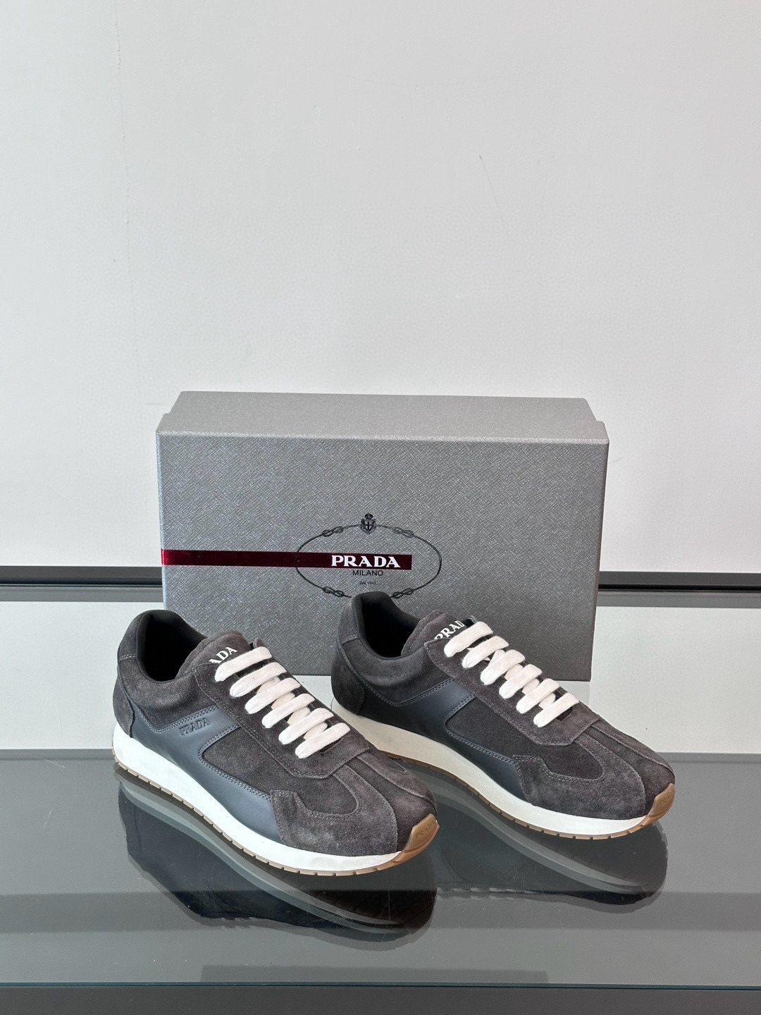 프라다 Prada 스니커즈