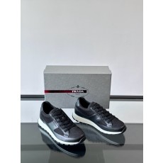 프라다 Prada 스니커즈 Black