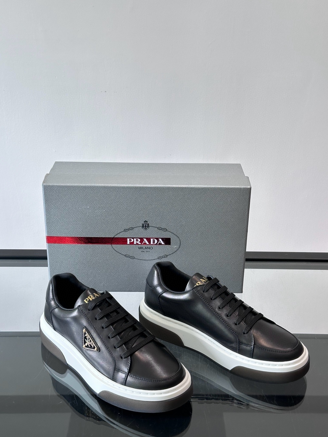 프라다 Prada 스니커즈