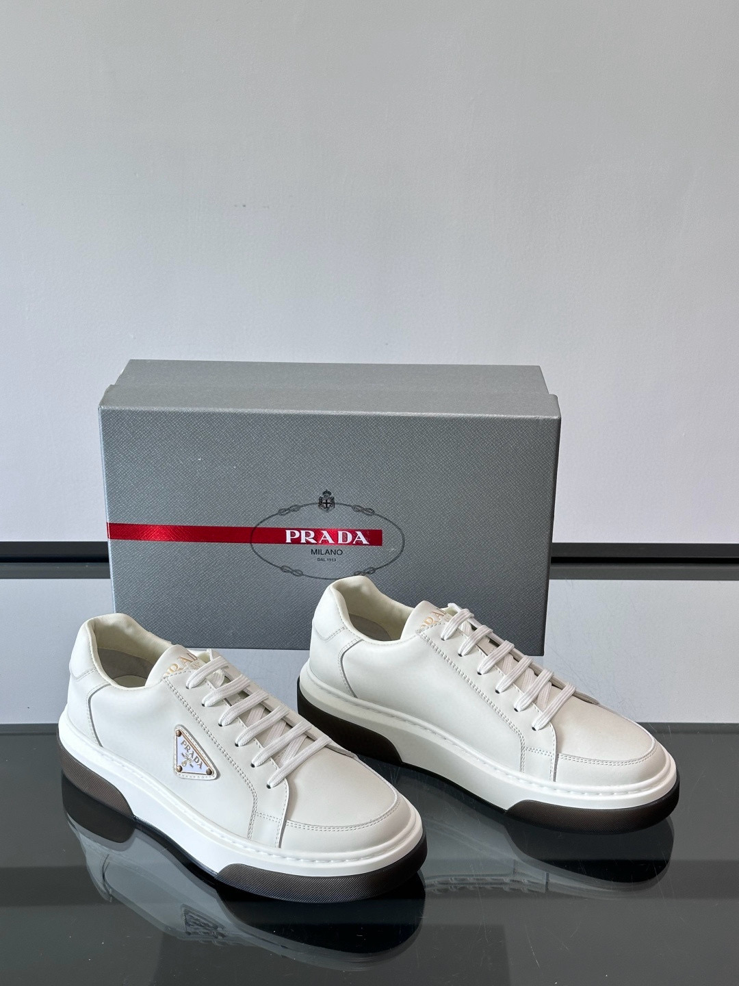 프라다 Prada 스니커즈